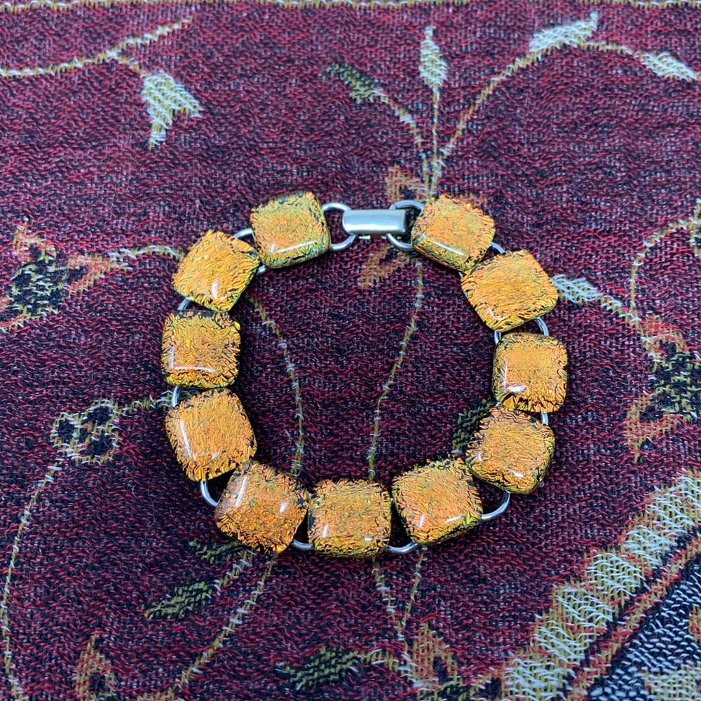 🎉2/$22🎉 NWOT Beautiful Iridescent Bracelet